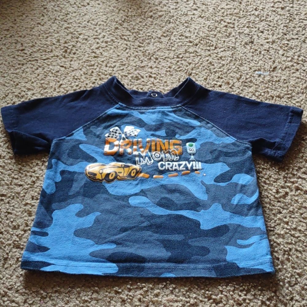 Wonder Kids Toddler 18M blue camo race car print snap back short sleeve top